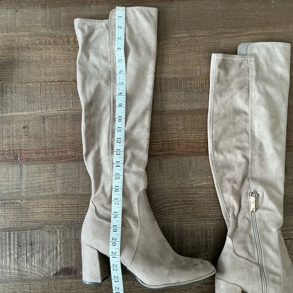 Liz Claiborne Leyla Knee-High Memory Foam TAUPE Women's Faux Suede Boots Size 10
